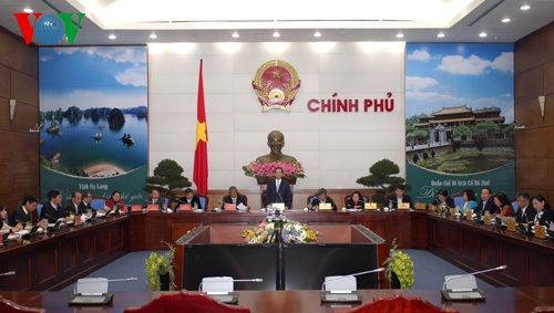 ເບິ່ງແຍງດູແລ ແລະ ປົກປ້ອງສິດອັນຊອບທຳຂອງຄົນງານ